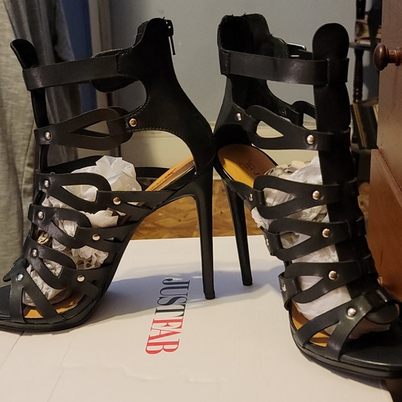 Shoes - Picture 3 of 3